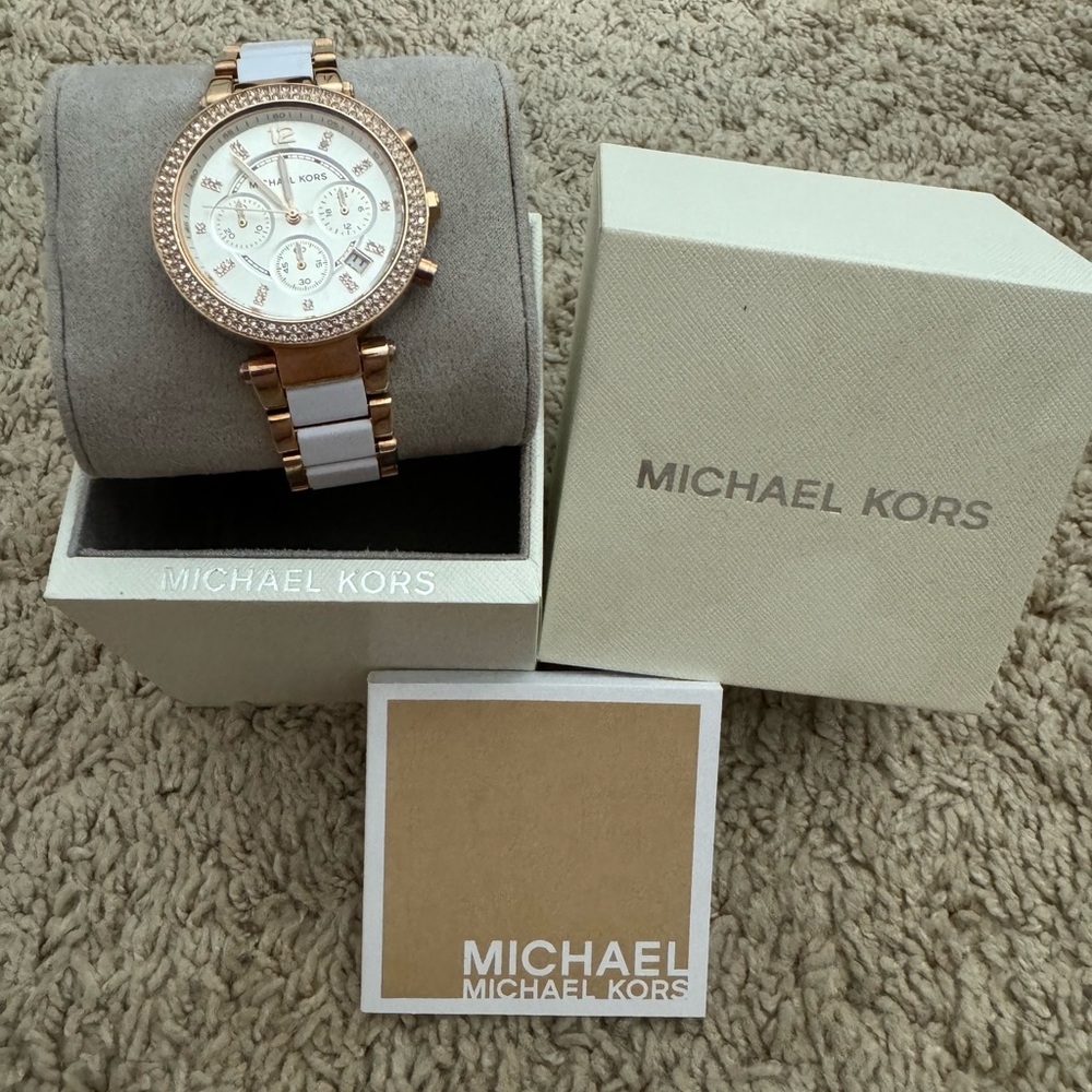 NBW VINTAGE MICHAEL KORS WATCH